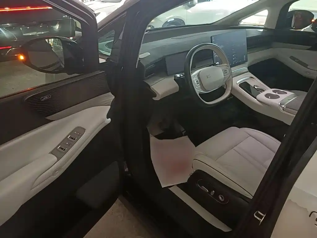 XPeng X9 — миниатюра 16