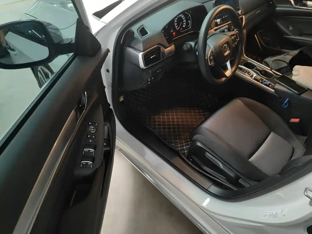 Honda Accord — миниатюра 16