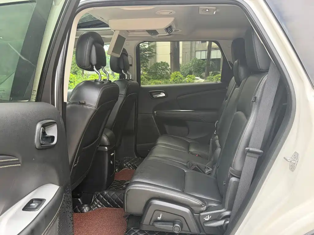 Dodge Journey — миниатюра 6