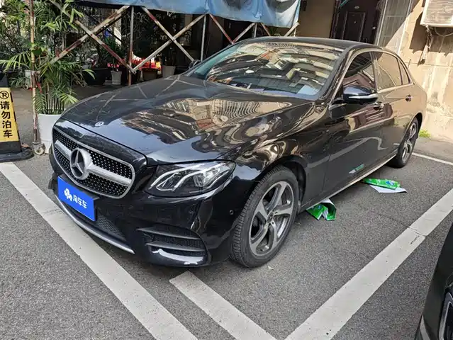 MERCEDES-BENZ E CLASS