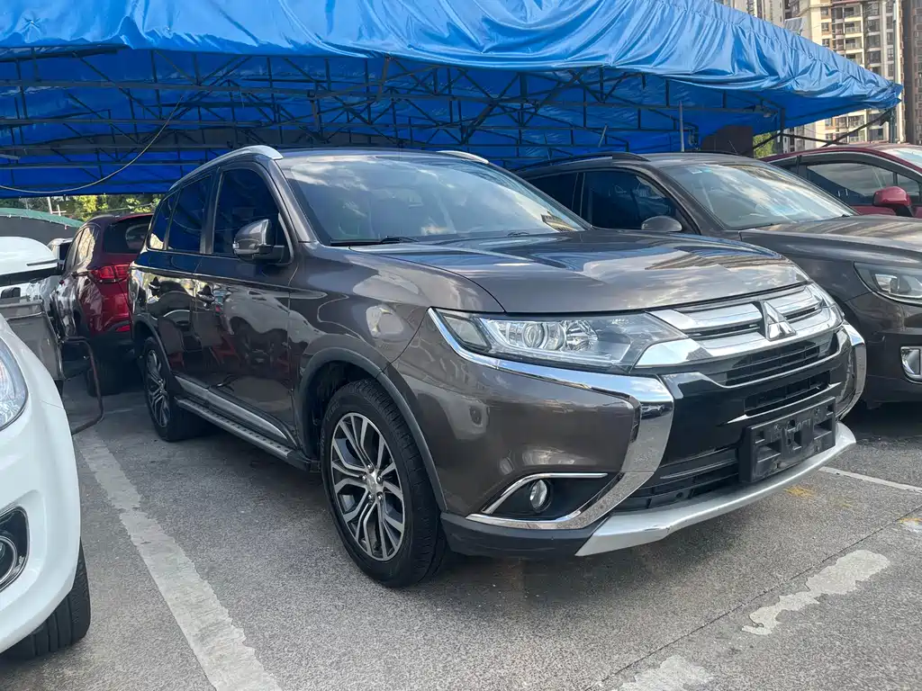 Mitsubishi Outlander — миниатюра 3
