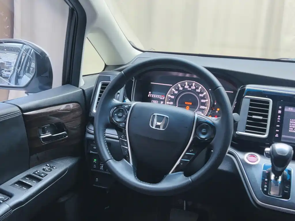 Honda Elysion — миниатюра 13