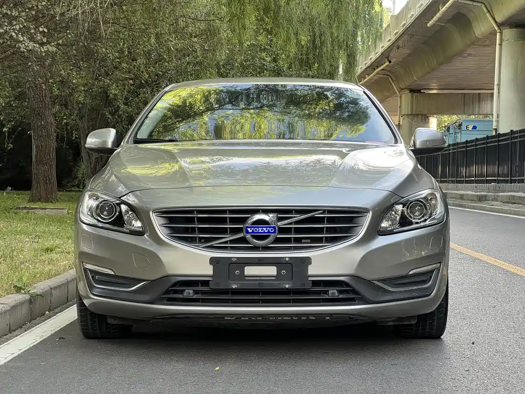 Volvo S60 — миниатюра 2
