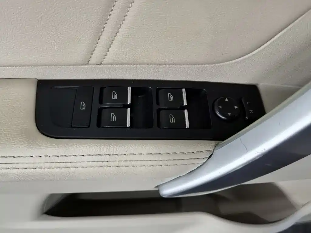 Geely Emgrand — миниатюра 9