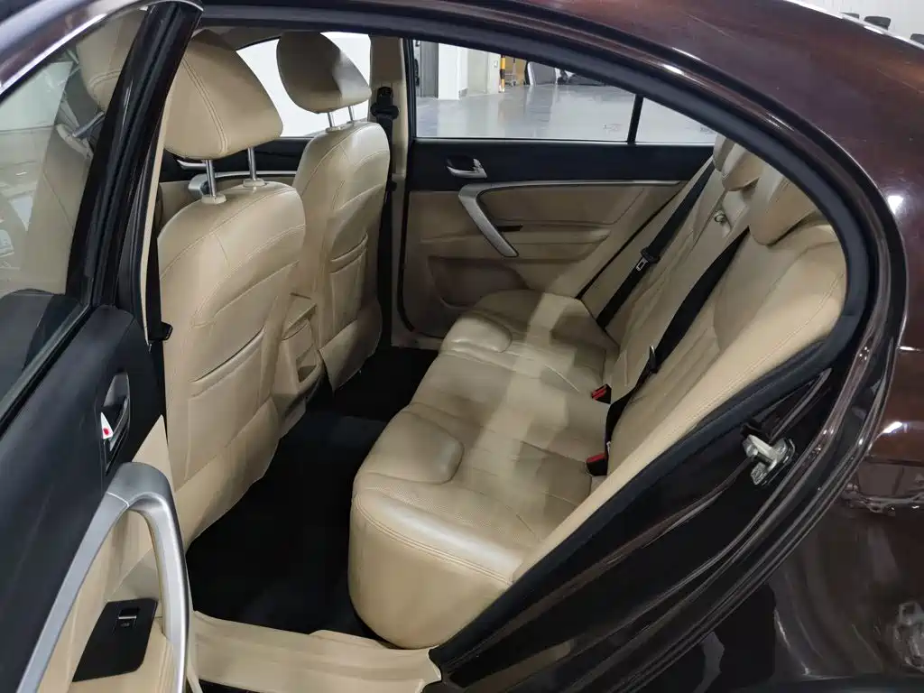 Geely Emgrand — миниатюра 15
