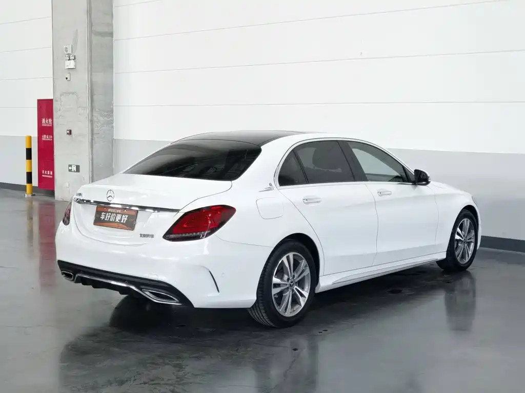 Mercedes-Benz C-Class — миниатюра 2