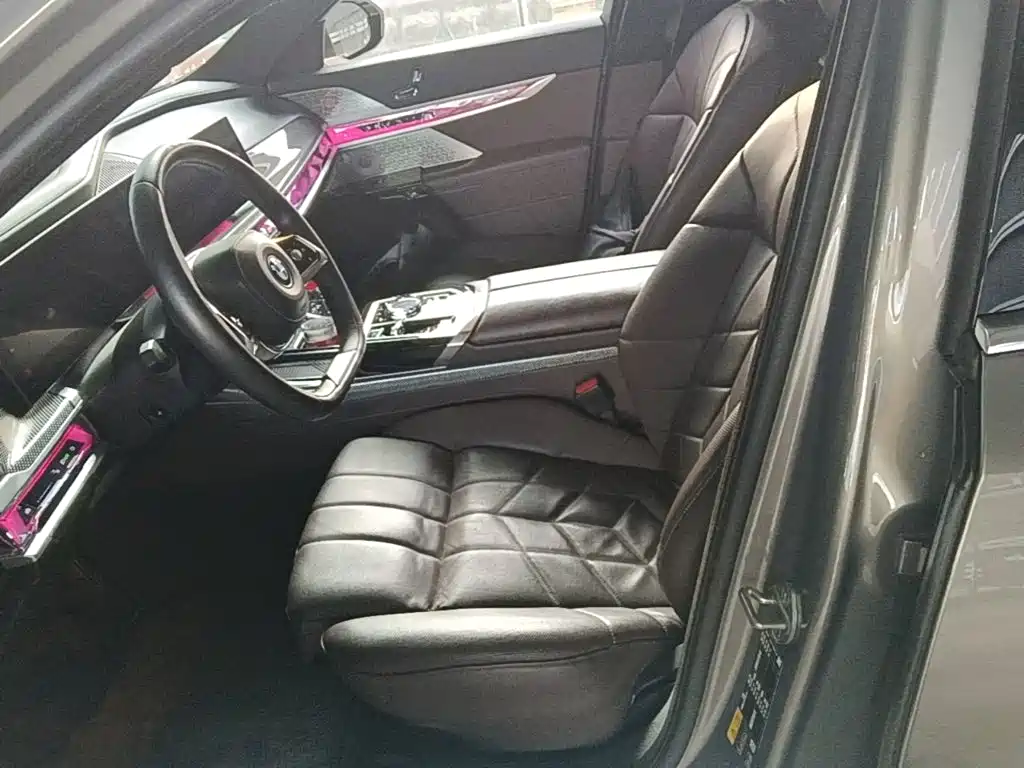 BMW i7 — миниатюра 15