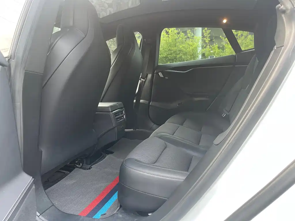 Tesla Model S — миниатюра 15