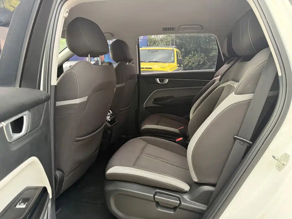 Wuling Victory — миниатюра 14