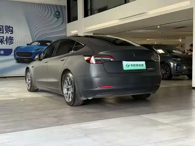 Tesla Model 3 — миниатюра 4