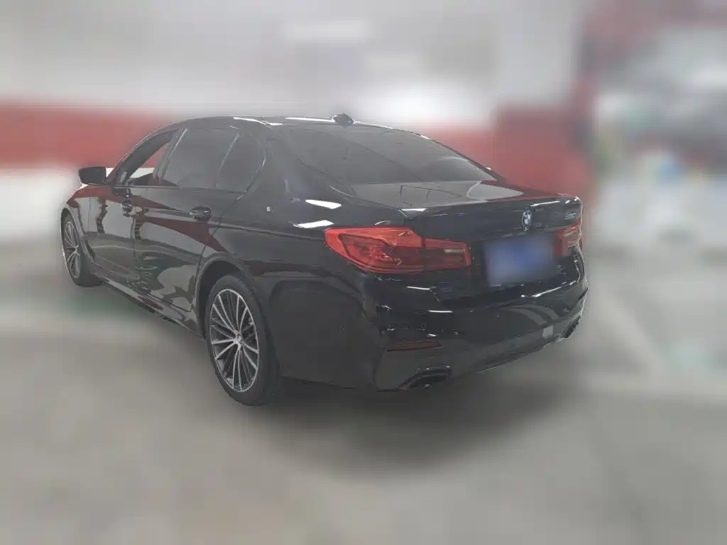 BMW 5 Series — миниатюра 9