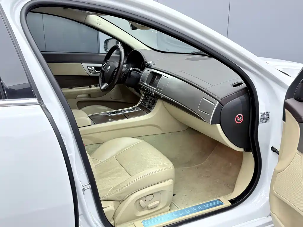 Jaguar XF — миниатюра 22