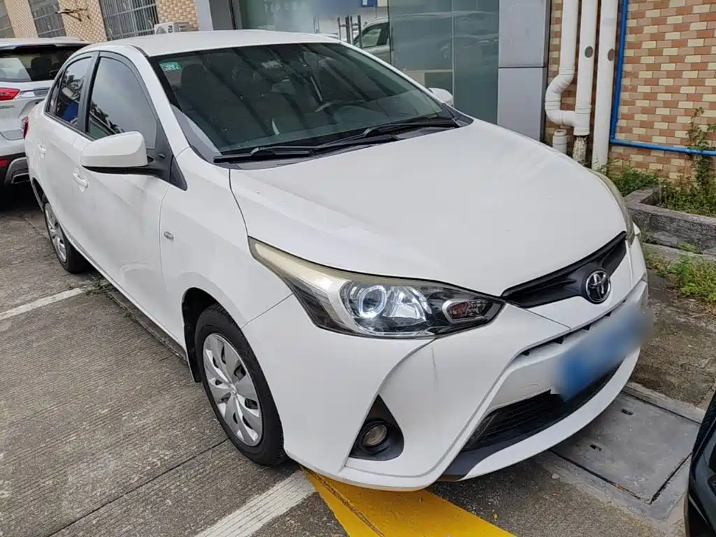 Toyota Yaris L — миниатюра 4