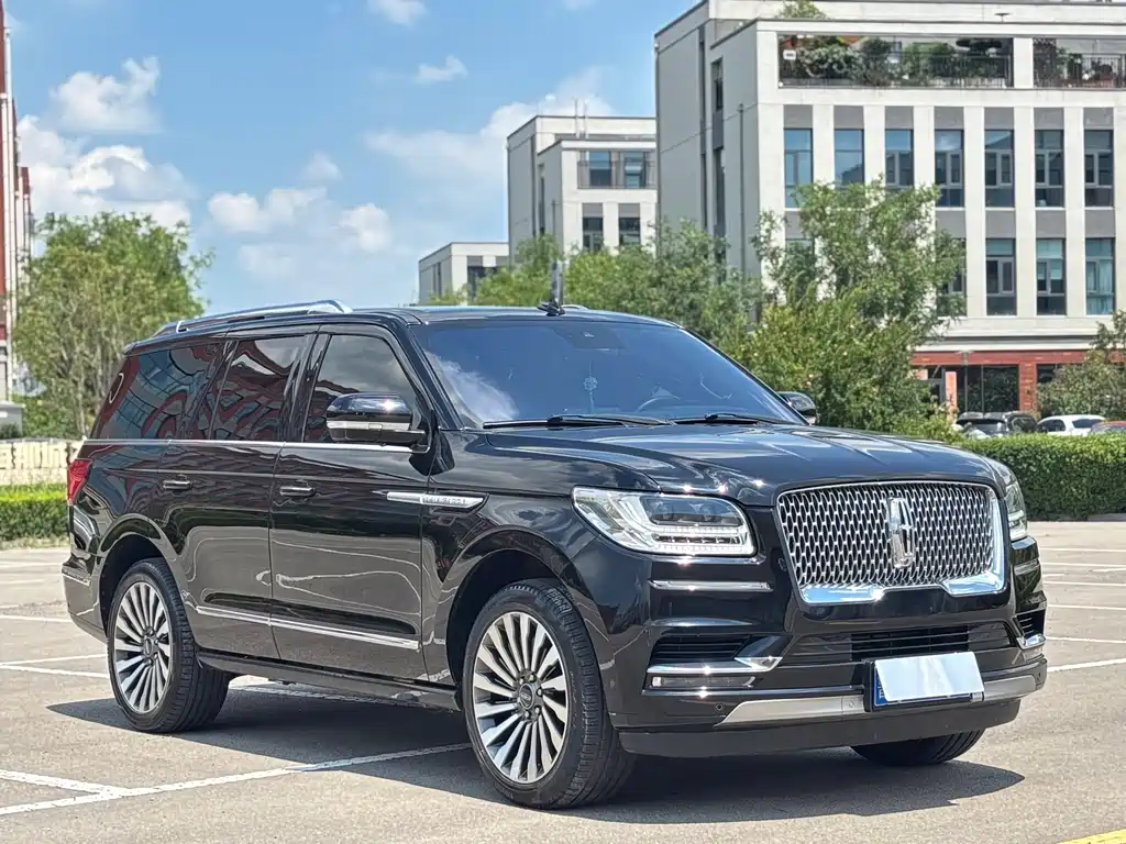 Lincoln Navigator — миниатюра 3