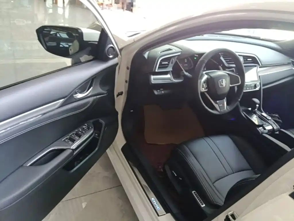 Honda Civic — миниатюра 16