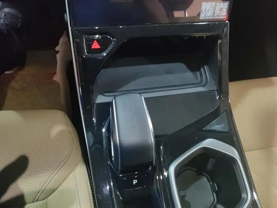 Geely Boyue L — миниатюра 16