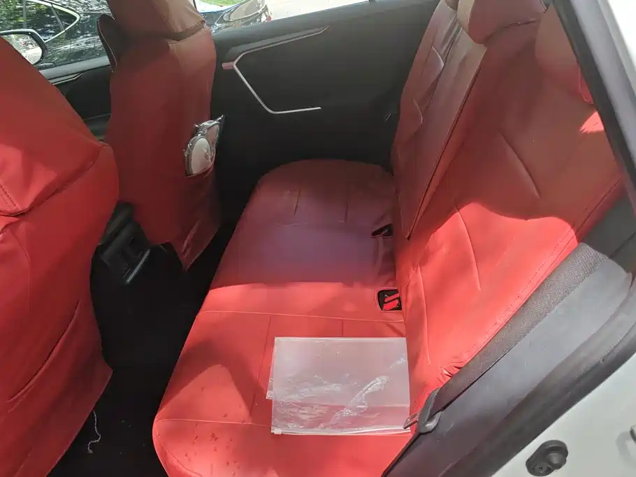 Toyota RAV4 — миниатюра 11