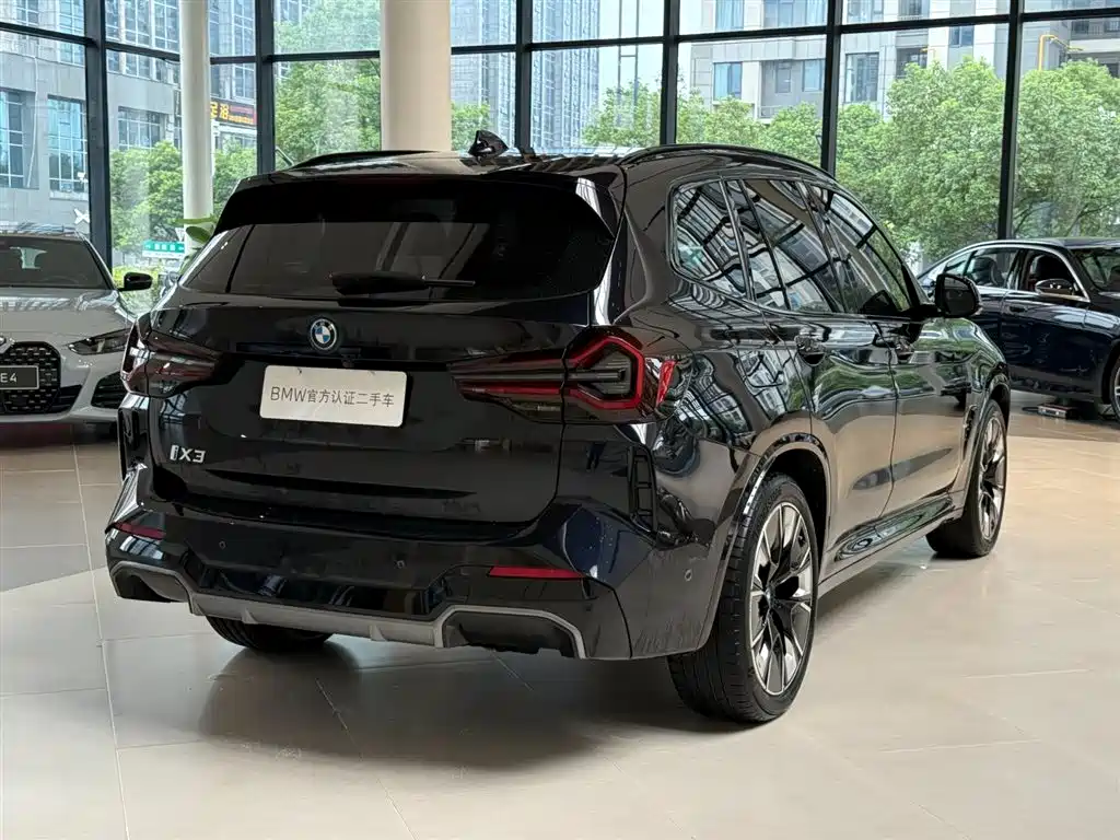 BMW iX3 — миниатюра 15