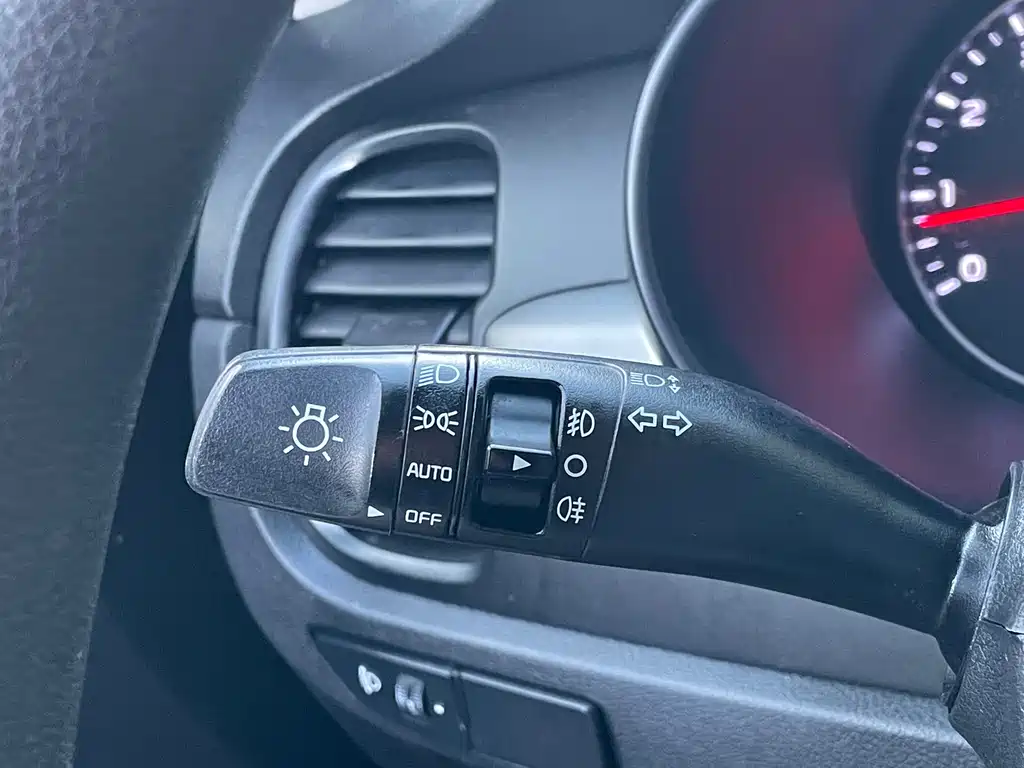 Kia K2 — миниатюра 10