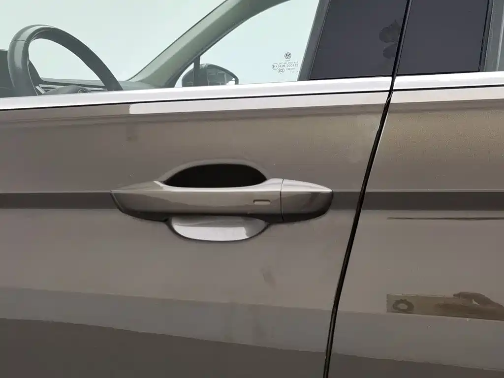 Volkswagen Tiguan L — миниатюра 18