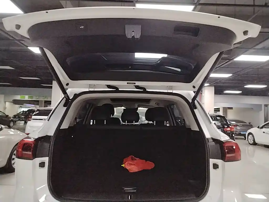 Roewe RX5 MAX — миниатюра 19