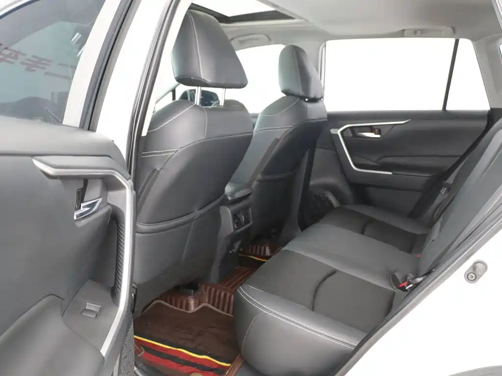 Toyota RAV4 — миниатюра 14