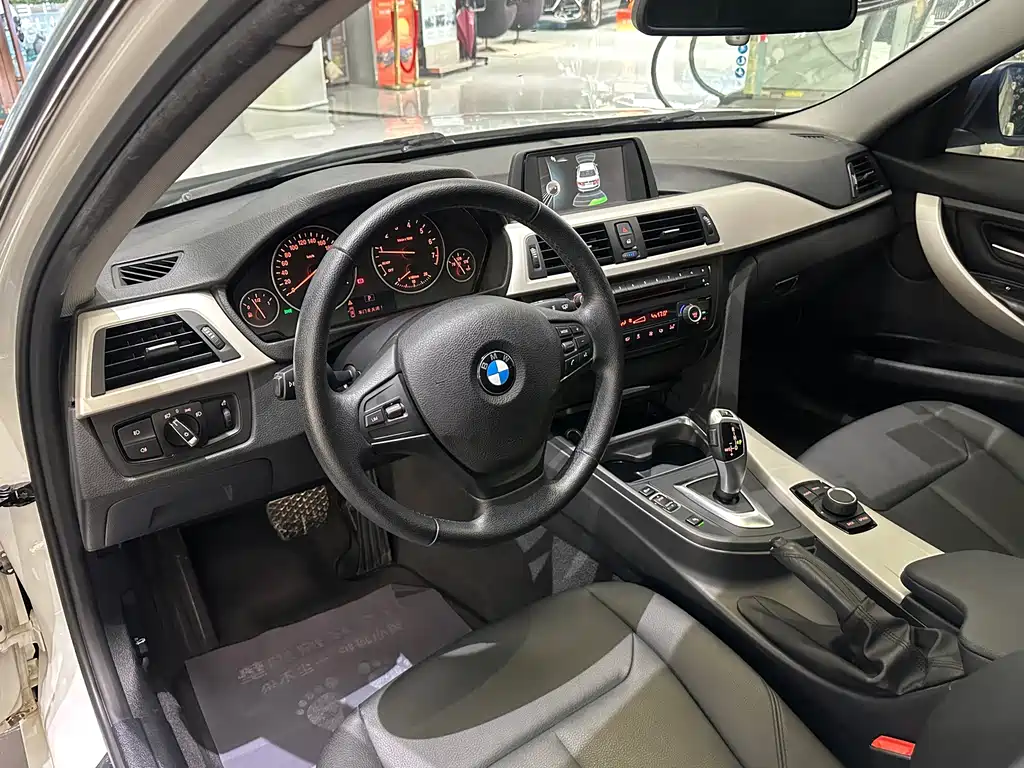 BMW 3 Series — миниатюра 14