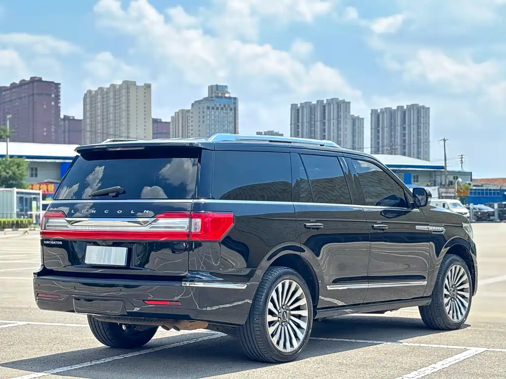 Lincoln Navigator — миниатюра 10