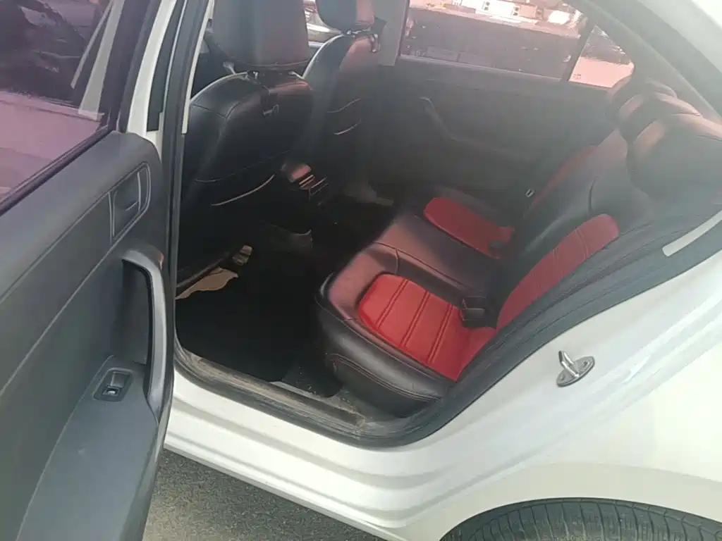 Volkswagen Santana — миниатюра 17
