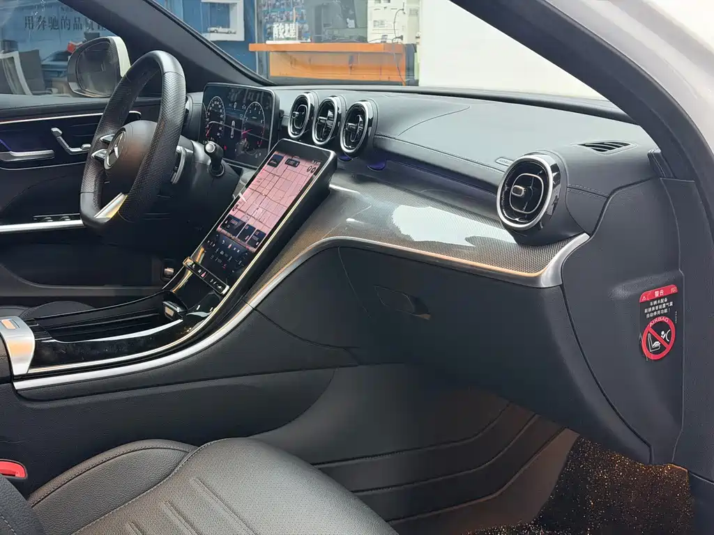 Mercedes-Benz C-Class — миниатюра 17