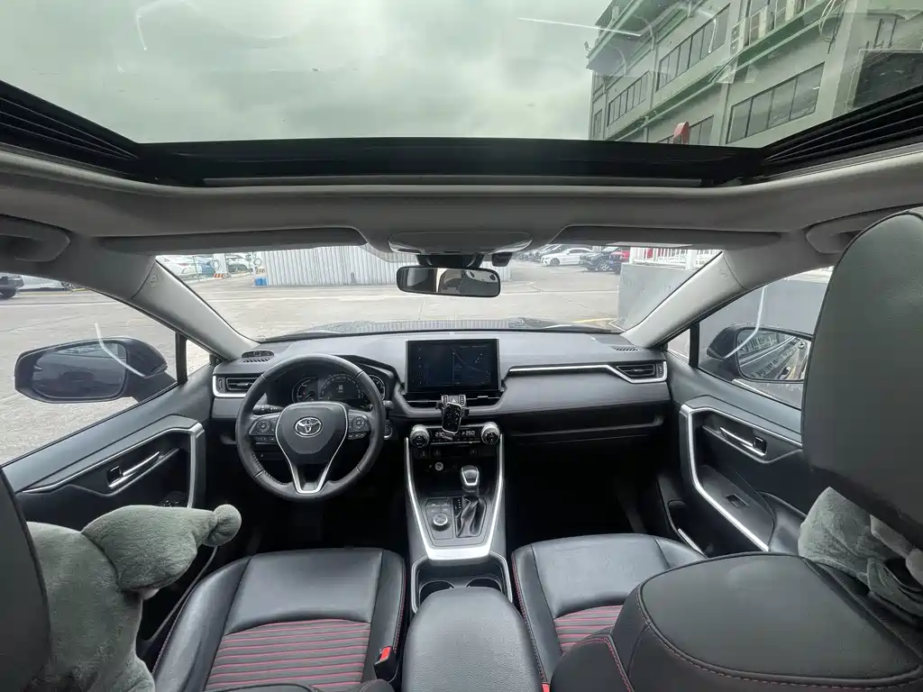 Toyota RAV4 Prime — миниатюра 18