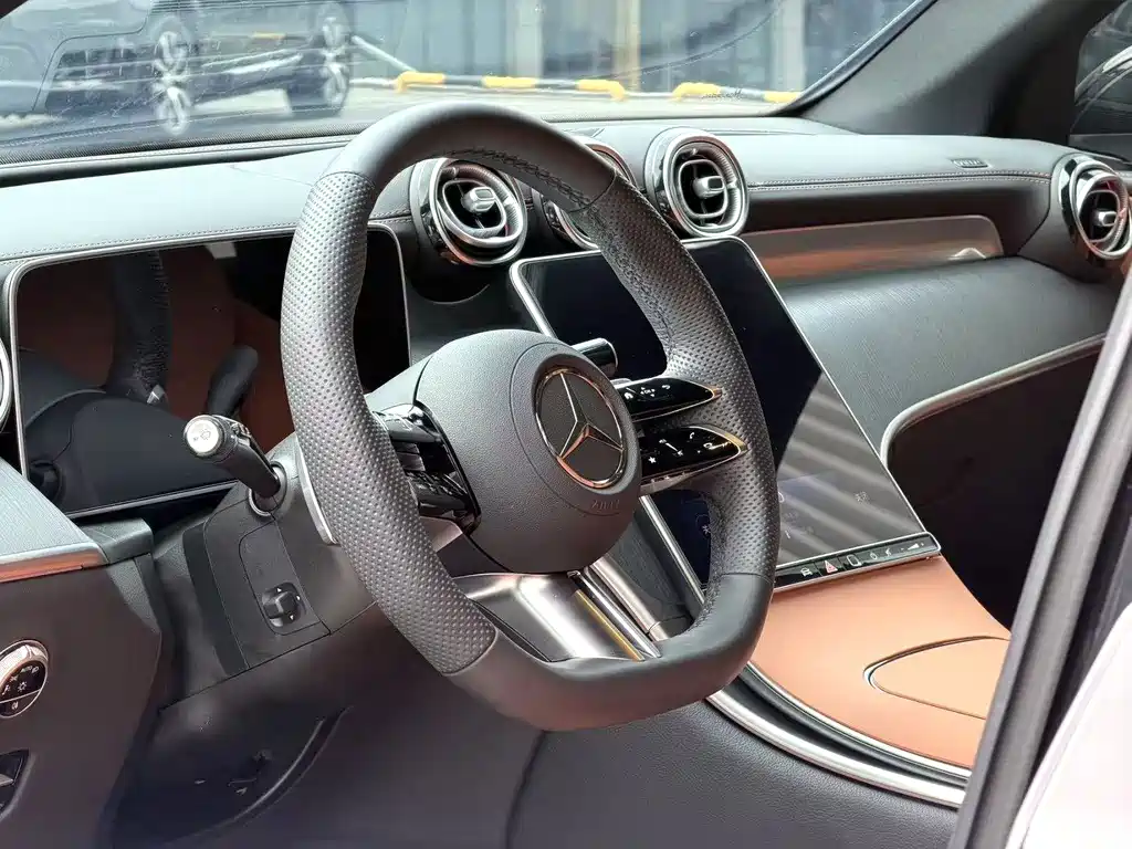 Mercedes-Benz GLC — миниатюра 7