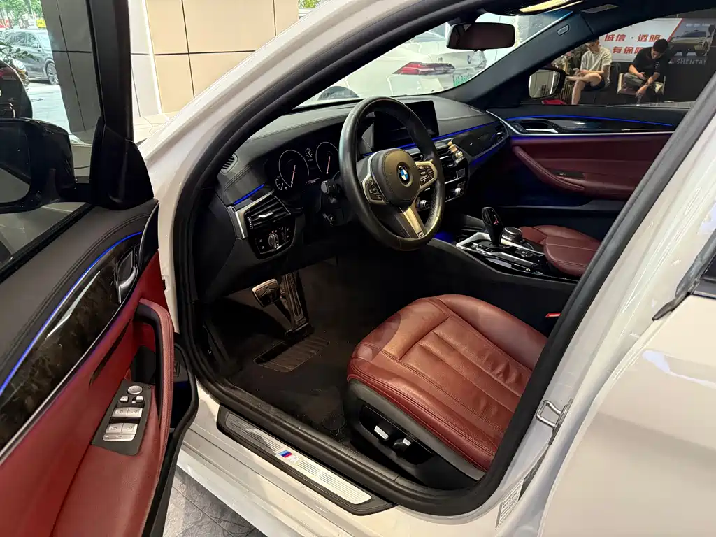 BMW 5 Series — миниатюра 2