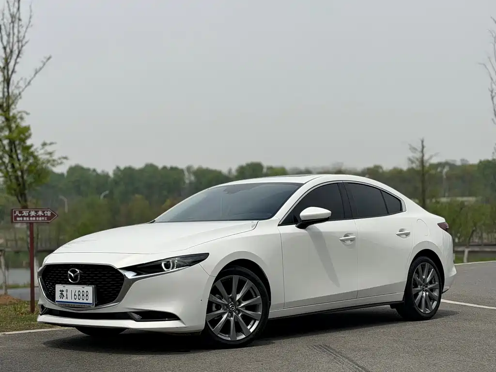 Mazda 3 Axela 2024