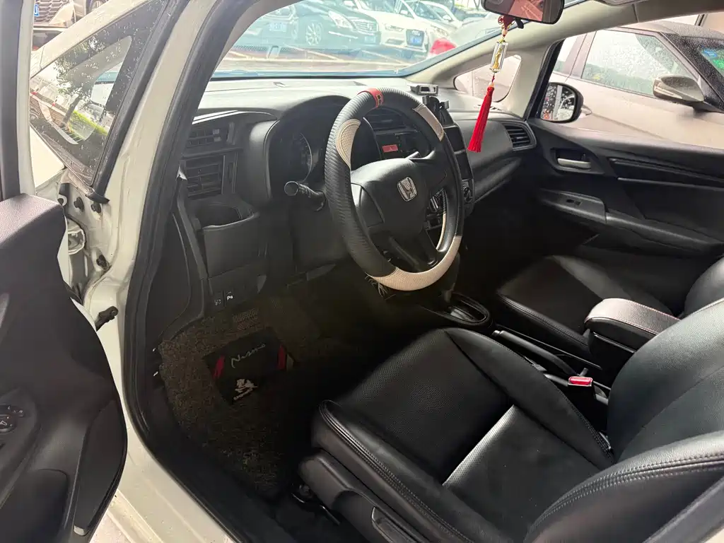 Honda Fit — миниатюра 9