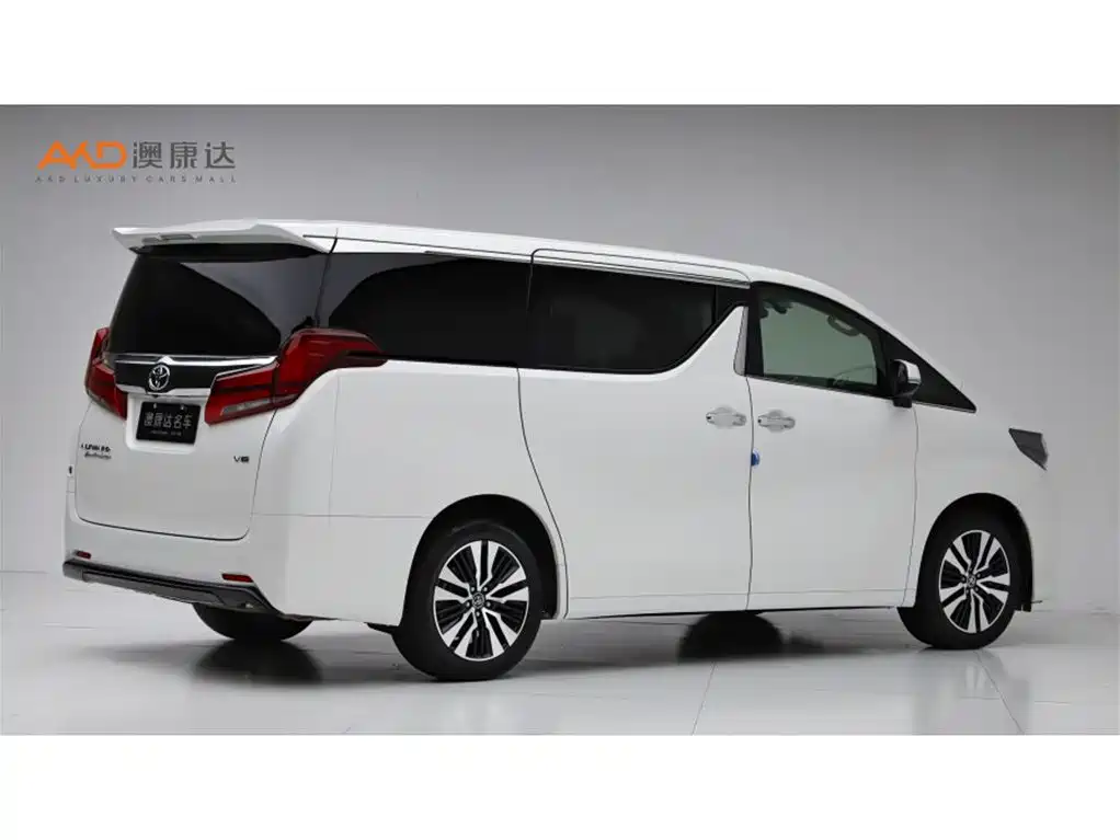 Toyota Alphard — миниатюра 3