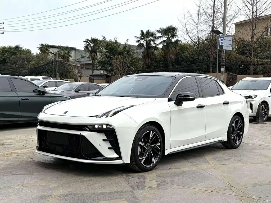 2024 Lynk & Co 03 - zdjęcie 1 z 7