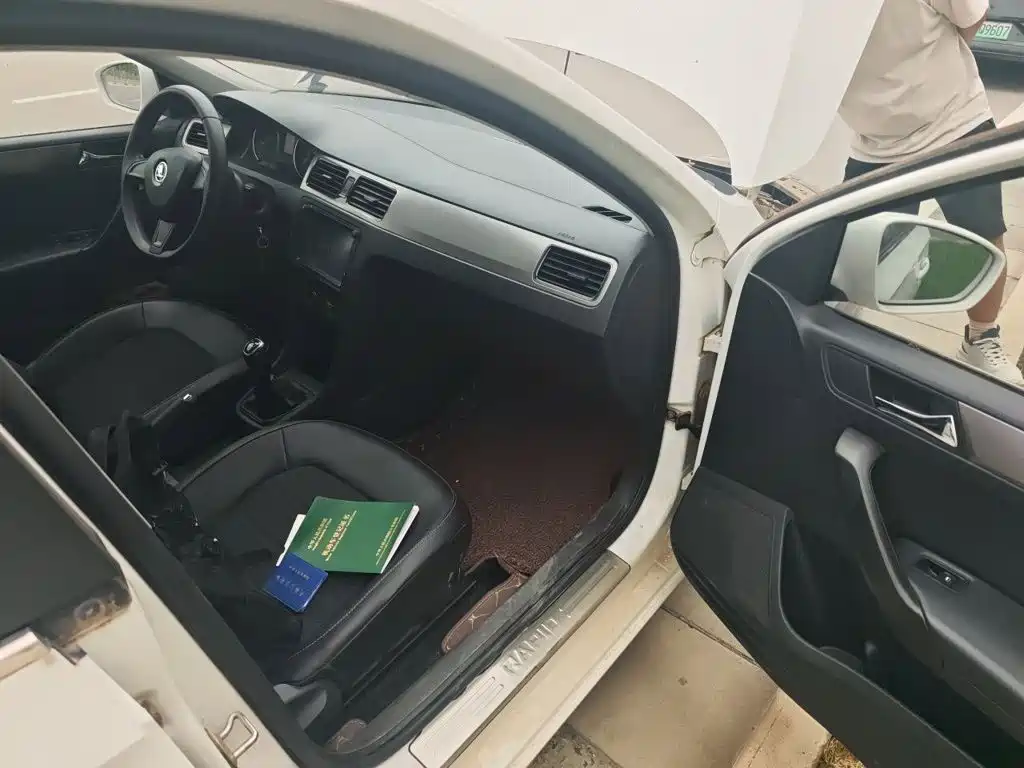 Skoda Rapid Spaceback — миниатюра 19