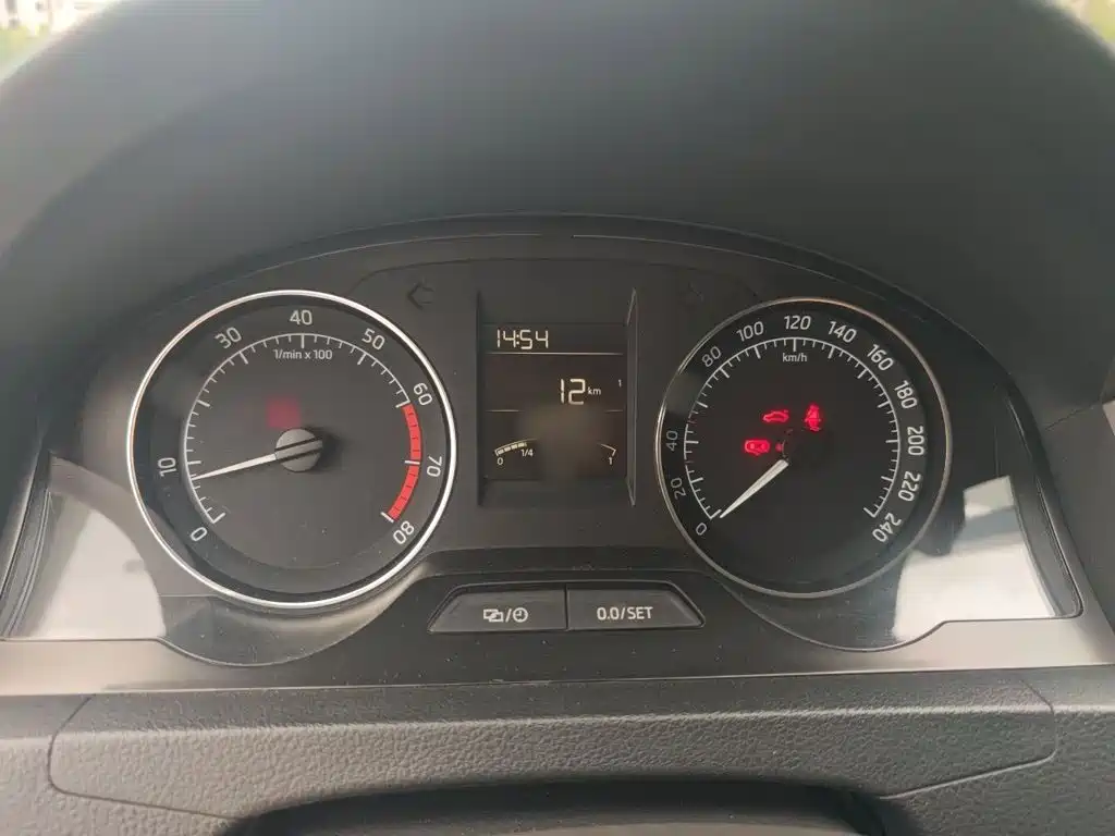 Skoda Rapid Spaceback — миниатюра 4