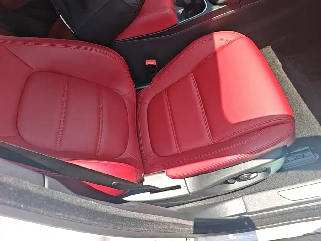 Jaguar E-PACE — миниатюра 25