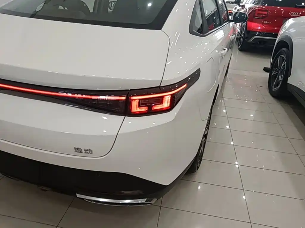 Changan Побег PHEV — миниатюра 8