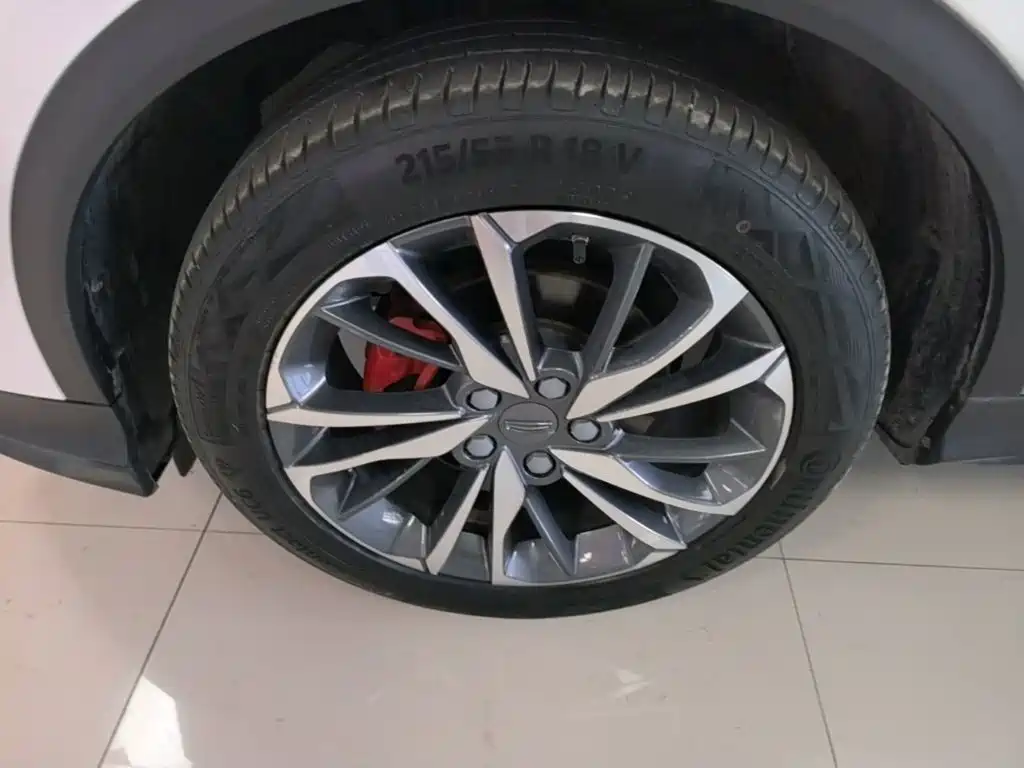 Geely Binyue — миниатюра 23