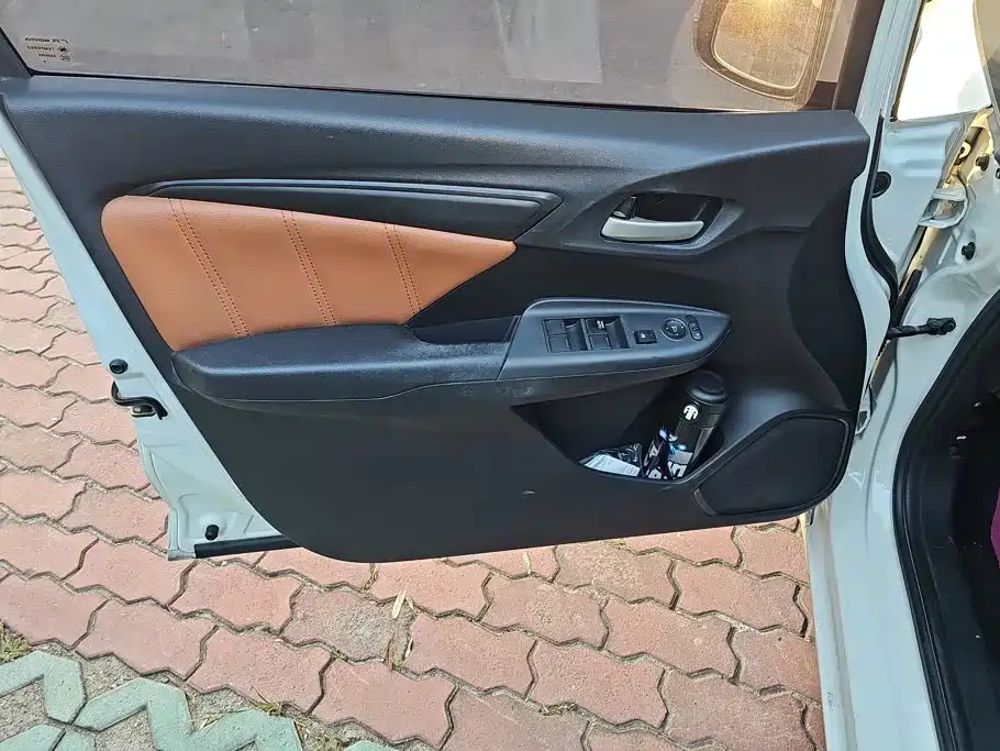 Honda Fit — миниатюра 7