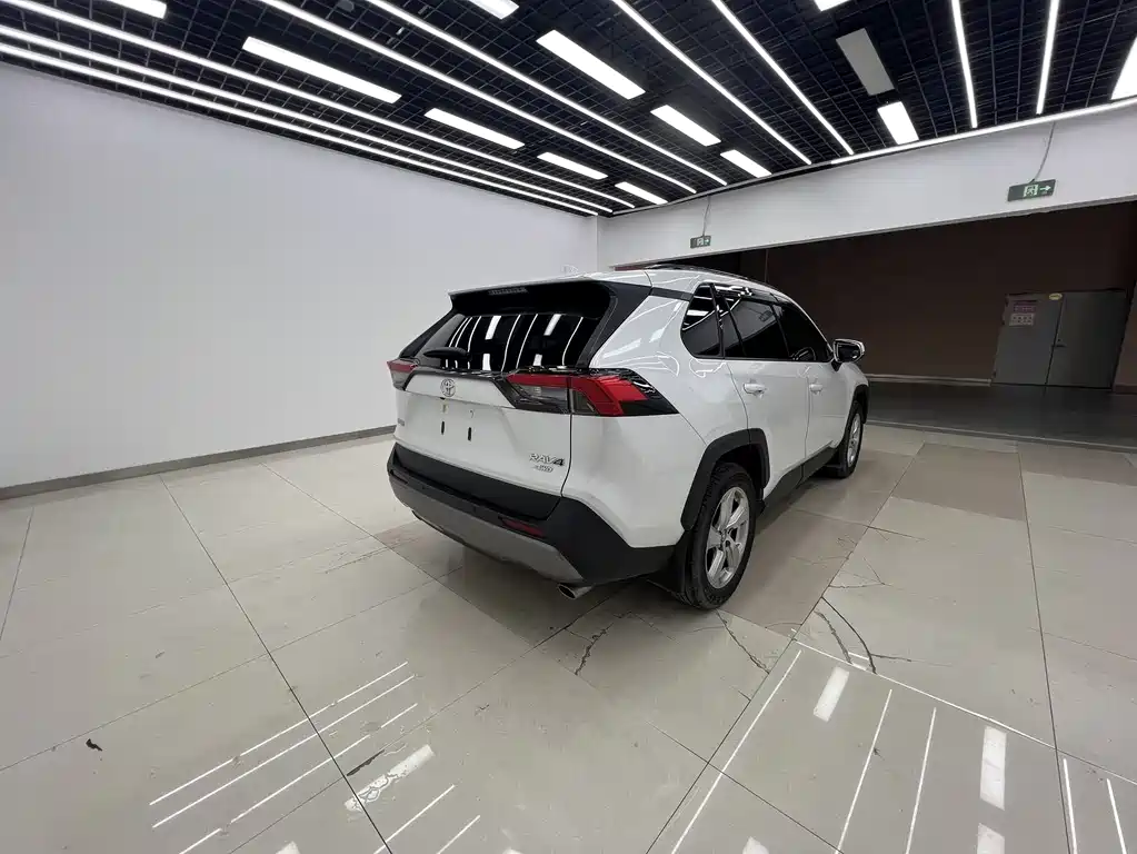 TOYOTA RAV4 RONGFANG