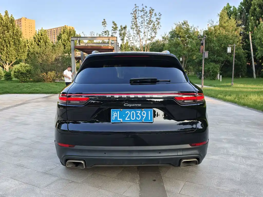 Porsche Cayenne — миниатюра 4
