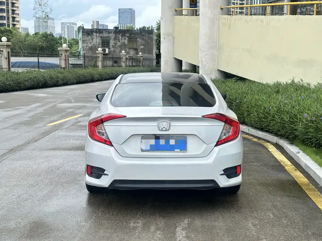 Honda Civic — миниатюра 8