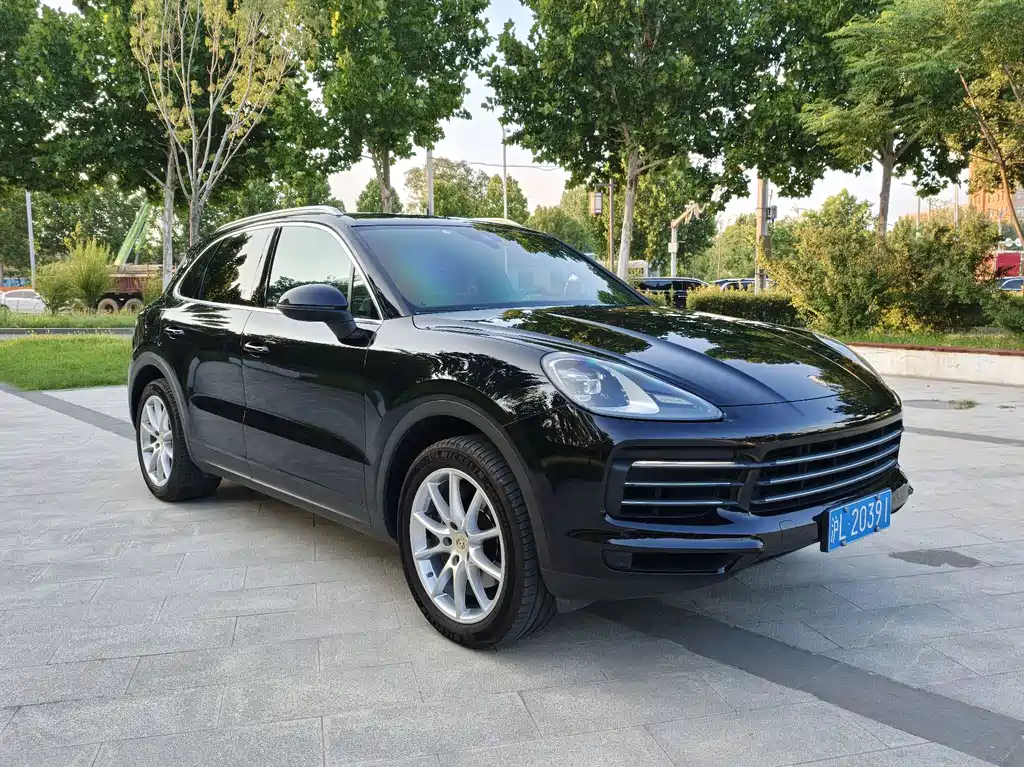 Porsche Cayenne — миниатюра 7