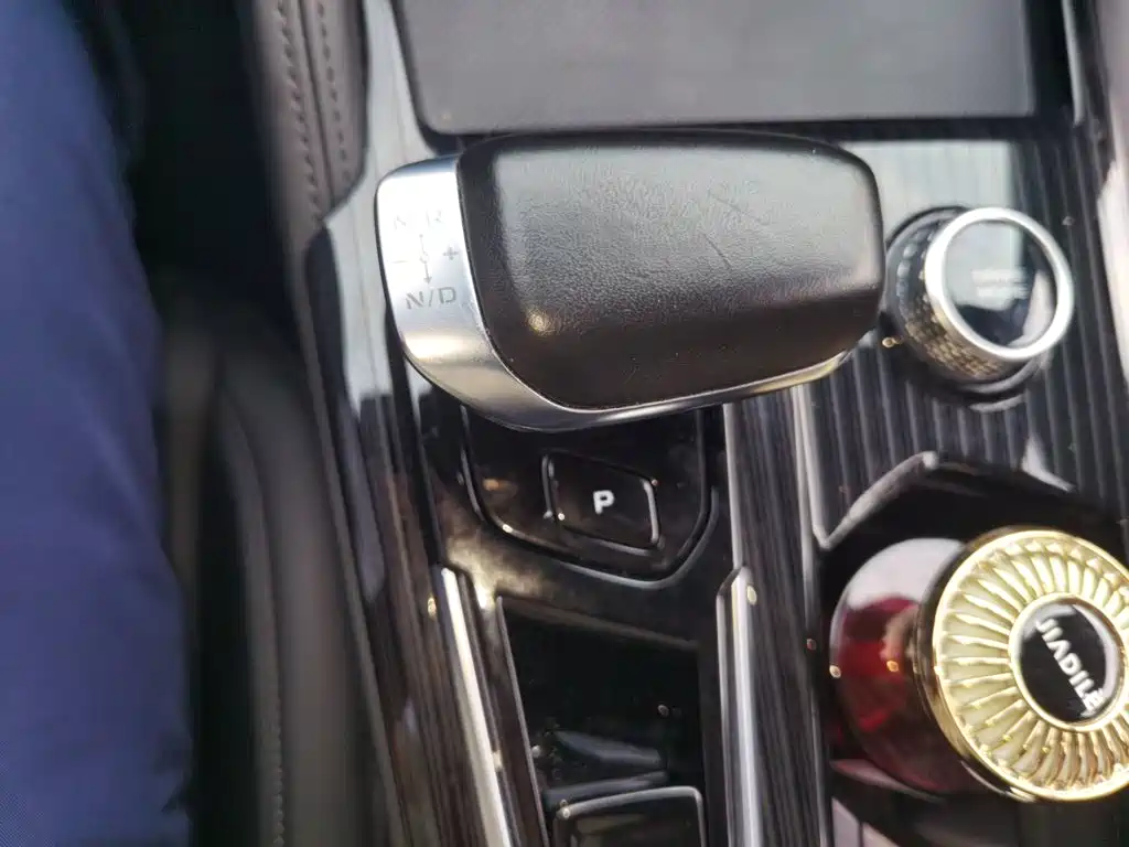 Geely Xingyue L — миниатюра 10