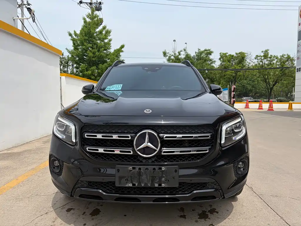 Mercedes-Benz GLB 2023