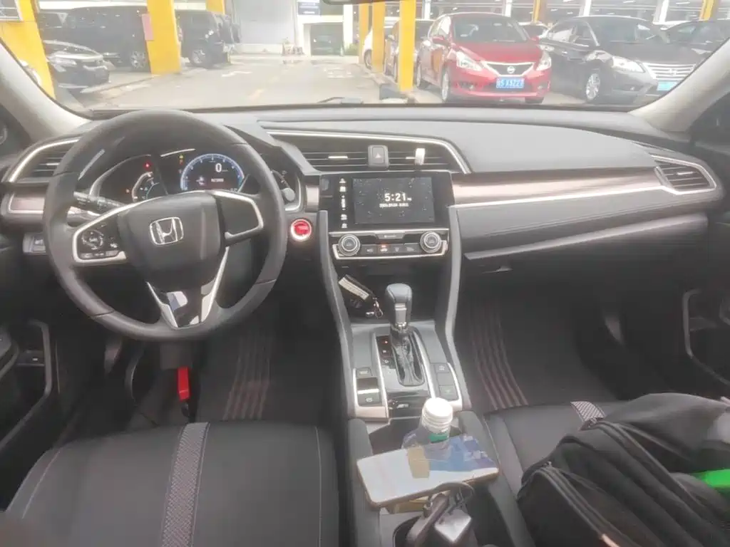 Honda Civic — миниатюра 10